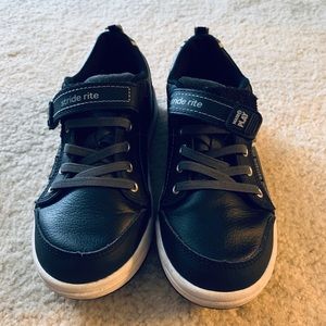 Stride Rite Size 13.5w